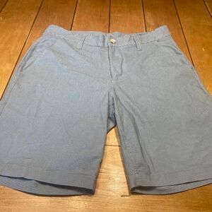 Southern Tide Performance Golf Shorts Size 32 with 9” Inseam Striped Color Blue